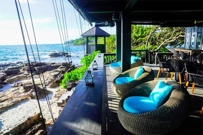 Mỗi góc quán bar được chăm chút kỹ lưỡng. Ảnh: Rock Island Club