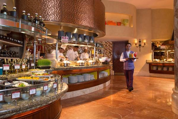Nhà hàng Kaleidoscope, The Atlantis, Dubai: Mọi thứ ở Dubai đều có quy mô và chất lượng khác thường, ngay cả buffet sáng. Bạn sẽ thấy choáng ngợp trước số lượng món ăn được phục vụ tại nhà hàng Kaleidoscope. Ảnh: Atlantisthepalm. Nhà hàng Kaleidoscope, The Atlantis, Dubai: Mọi thứ ở Dubai đều có quy mô và chất lượng khác thường, ngay cả buffet sáng. Bạn sẽ thấy choáng ngợp trước số lượng món ăn được phục vụ tại nhà hàng Kaleidoscope. Ảnh: Atlantisthepalm.