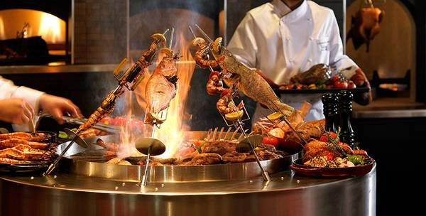 Ngoài những món buffet kiểu Ấn, hoa quả tươi, đầu bếp thịt nướng đặc biệt, du khách còn có thể thử kebab, mezzeh, pizzeria và các món điểm tâm Trung Quốc. Hãy nhớ đừng ăn quá no để thưởng thức các món tráng miệng phong phú. Ảnh: Atlantisthepalm. Ngoài những món buffet kiểu Ấn, hoa quả tươi, đầu bếp thịt nướng đặc biệt, du khách còn có thể thử kebab, mezzeh, pizzeria và các món điểm tâm Trung Quốc. Hãy nhớ đừng ăn quá no để thưởng thức các món tráng miệng phong phú. Ảnh: Atlantisthepalm.