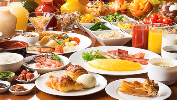 Khách sạn Sapporo Grand (Sapporo, Hokkaido): Thực đơn bữa sáng của khách sạn này cho du khách nếm thử các món nướng của thực đơn buổi tối, cũng với món cà ri và súp hải sản độc đáo. Ngoài ra, du khách còn có nhiều món Âu để lựa chọn. Khách sạn Sapporo Grand (Sapporo, Hokkaido): Thực đơn bữa sáng của khách sạn này cho du khách nếm thử các món nướng của thực đơn buổi tối, cũng với món cà ri và súp hải sản độc đáo. Ngoài ra, du khách còn có nhiều món Âu để lựa chọn.