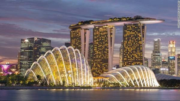 Khách sạn Marina Bay Sands với thiết kế độc đáo, ấn tượng. Ảnh: CNN. Khách sạn Marina Bay Sands với thiết kế độc đáo, ấn tượng. Ảnh: CNN.