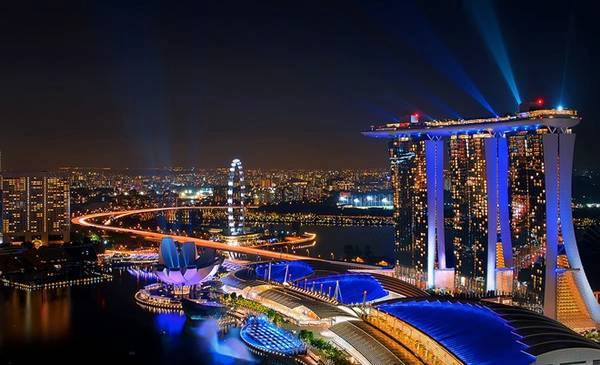 Singapore về đêm rực rỡ, lộng lẫy và sôi động. Ảnh: Thousandwonders. Singapore về đêm rực rỡ, lộng lẫy và sôi động. Ảnh: Thousandwonders.