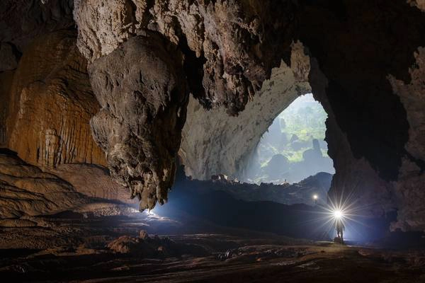 Mọi ngóc ngách trong hang đều có những chùm thạch nhũ với đủ hình dạng, không khu nào giống khu nào. Ảnh: Ryan Deboodt. Mọi ngóc ngách trong hang đều có những chùm thạch nhũ với đủ hình dạng, không khu nào giống khu nào. Ảnh: Ryan Deboodt.