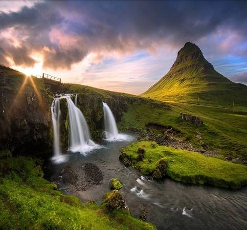 Sean Ensch (@sean_ensch_images) quê ở California nhưng hiện đang sống ở Na Uy, do đó anh có cơ hội tới những nơi như Iceland, nơi chụp bức ảnh này. Sean Ensch (@sean_ensch_images) quê ở California nhưng hiện đang sống ở Na Uy, do đó anh có cơ hội tới những nơi như Iceland, nơi chụp bức ảnh này.