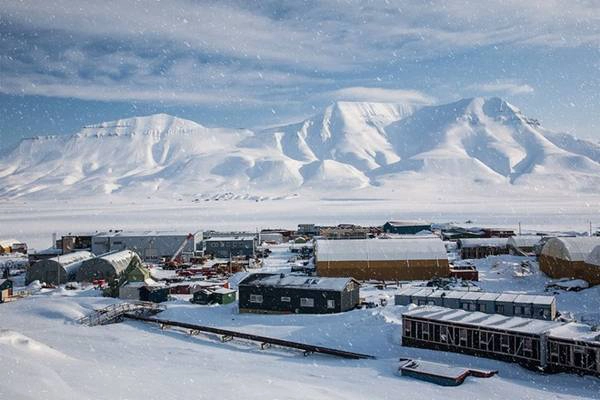 Quần đảo Svalbard nằm giữa Nauy và Bắc Cực rất giống với bối cảnh trong bộ phim hoạt hình Frozen. Nhung-canh-dep-me-hon-nhung-it-du-khach-ivivu-9