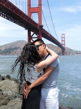 Bức ảnh chụp ở cây cầu Golden Gate nổi tiếng ở San Francisco, California, Mỹ. Bức ảnh chụp ở cây cầu Golden Gate nổi tiếng ở San Francisco, California, Mỹ.