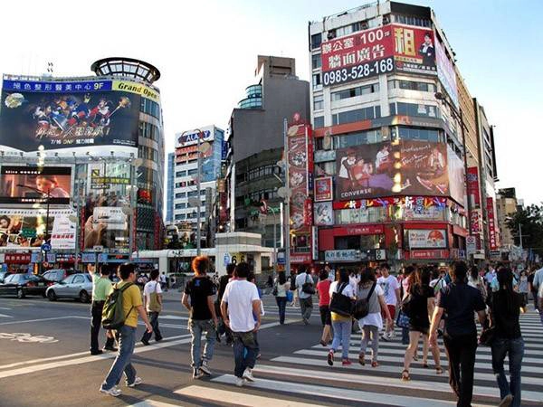 Đường Ximending. Đặt chân tới con đường này du khách không chỉ được mua sắm, vui chơi mà còn cảm nhận được nét văn hóa và lối sống đặc trưng của người Đài Bắc. Ảnh: QQ Đường Ximending. Đặt chân tới con đường này du khách không chỉ được mua sắm, vui chơi mà còn cảm nhận được nét văn hóa và lối sống đặc trưng của người Đài Bắc. Ảnh: QQ