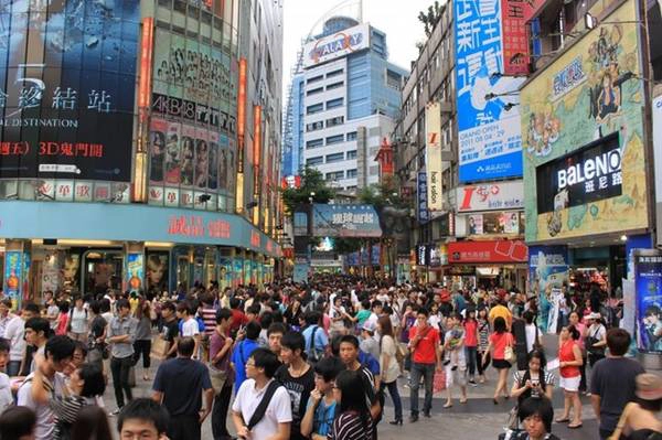 Ximending toát lên vẻ phồn hoa, sầm uất của Đài Loan, mang đến cho du khách những khoảnh khắc tuyệt vời khi tới hòn đảo xinh đẹp này. Ảnh: ivsky Ximending toát lên vẻ phồn hoa, sầm uất của Đài Loan, mang đến cho du khách những khoảnh khắc tuyệt vời khi tới hòn đảo xinh đẹp này. Ảnh: ivsky