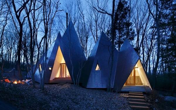 Ngôi nhà Nasu Teepee ở Nasu có thiết kế như những căn lều. Ngôi nhà Nasu Teepee ở Nasu có thiết kế như những căn lều.