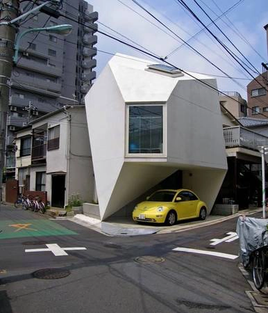 Ngôi nhà nhỏ xíu ở Tokyo này có chỗ đỗ xe xinh xắn, tiện lợi. Ngôi nhà nhỏ xíu ở Tokyo này có chỗ đỗ xe xinh xắn, tiện lợi.
