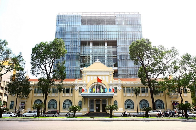 Khối kiến trúc mới bên khối kiến trúc cũ của công trình Kho bạc Nhà nước TP HCM.