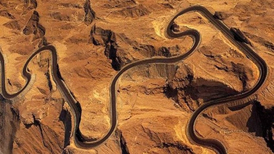 đường núi Jebel Hafeet - Các tiểu vương quốc Ả Rập Thống nhất