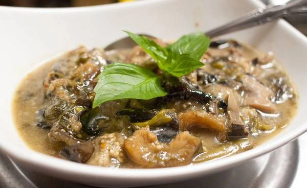 Or Lam (rau củ hầm): Món ăn độc đáo này có xuất xứ từ miền bắc Luang Prabang, được làm từ rau củ, cà tím, đậu, nấm đen và bí hầm nhừ, thêm ớt và rau mùi. Ảnh: Seriouseats. Or Lam (rau củ hầm): Món ăn độc đáo này có xuất xứ từ miền bắc Luang Prabang, được làm từ rau củ, cà tím, đậu, nấm đen và bí hầm nhừ, thêm ớt và rau mùi. Ảnh: Seriouseats.