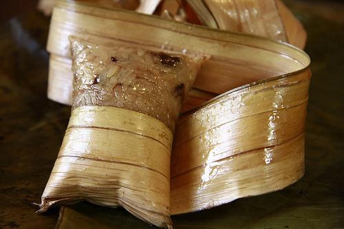 Chiếc bánh dừa Giồng Luông nổi tiếng Bến Tre. Ảnh: DuaViet. Chiếc bánh dừa Giồng Luông nổi tiếng Bến Tre. Ảnh: DuaViet.