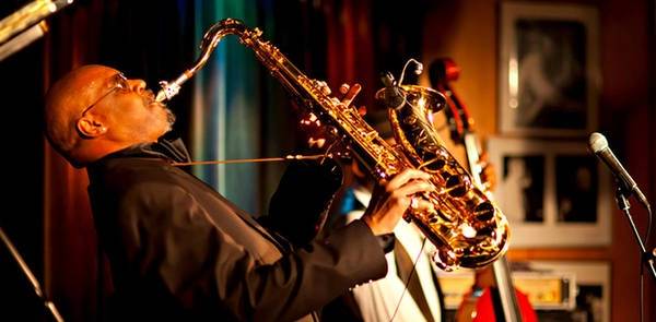 Berlin - Đức là thành phố có những câu lạc bộ nhạc jazz nổi tiếng - nơi các tâm hồn lãng mạn gặp nhau. Berlin - Đức là thành phố có những câu lạc bộ nhạc jazz nổi tiếng - nơi các tâm hồn lãng mạn gặp nhau.