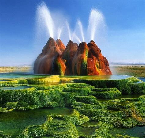 Mạch nước phun Fly Geyser, Nevada. Mạch nước phun Fly Geyser, Nevada.