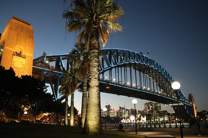 Cầu Sydney Harbour vào ban đêm. Cầu Sydney Harbour vào ban đêm.