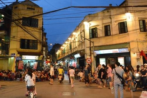 Phố bia Tạ Hiện hay còn gọi là phố bia Tây Phố bia Tạ Hiện hay còn gọi là phố bia Tây
