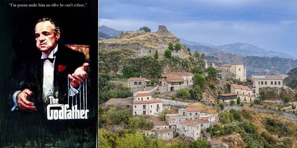 <strong>The Godfather (Bố già) - Savoca, Italy: </strong>Ngôi làng Sicilia quyến rũ trở thành quê hương của Vito-Corleone trên phim. Cảnh đám cưới của Michael cũng được quay ở đây. <strong>The Godfather (Bố già) - Savoca, Italy: </strong>Ngôi làng Sicilia quyến rũ trở thành quê hương của Vito-Corleone trên phim. Cảnh đám cưới của Michael cũng được quay ở đây.