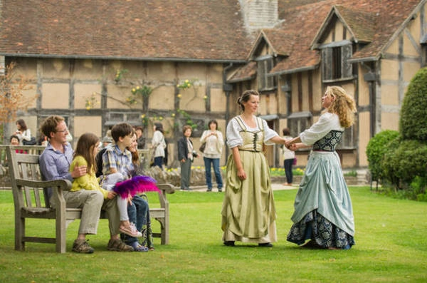 Tái hiện hình ảnh các nhân vật từ tiểu thuyết của đại văn hào Shakespeares tại ngôi nhà lúc sinh thời của đại văn hào - Ảnh: lonelyplanet Tái hiện hình ảnh các nhân vật từ tiểu thuyết của đại văn hào Shakespeares tại ngôi nhà lúc sinh thời của đại văn hào - Ảnh: lonelyplanet