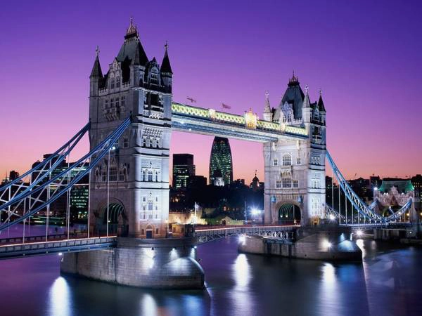 Cầu Tháp bắc ngang qua sông Thames tại London. Ảnh: parkgrandlondon.co.uk Cầu Tháp bắc ngang qua sông Thames tại London. Ảnh: parkgrandlondon.co.uk