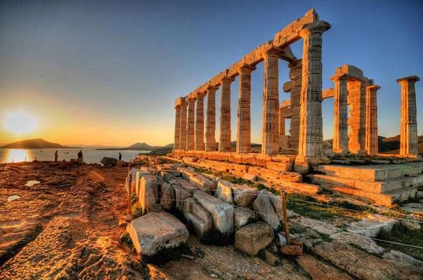 Athens là điểm đến hoàn hảo cho những ai yêu thích tìm hiểu lịch sử. Ảnh: infohostels.com Athens là điểm đến hoàn hảo cho những ai yêu thích tìm hiểu lịch sử. Ảnh: infohostels.com