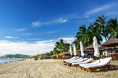 Du lịch Nha Trang - Biển Nha Trang thậm chí thay đổi theo những thời điểm trong ngày.