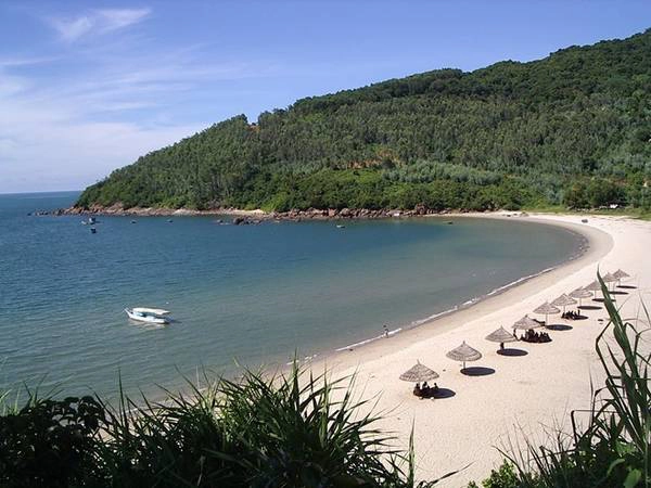 Bãi biển Mỹ Khê của Đà Nẵng đã được tạp chí Forbes (Mỹ) bình chọn là một trong 6 bãi biển quyến rũ nhất hành tinh. Bãi biển Mỹ Khê của Đà Nẵng đã được tạp chí Forbes (Mỹ) bình chọn là một trong 6 bãi biển quyến rũ nhất hành tinh.