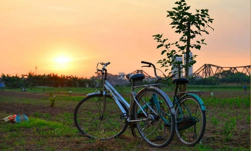 Hoàng hôn trên cầu Long Biên. 