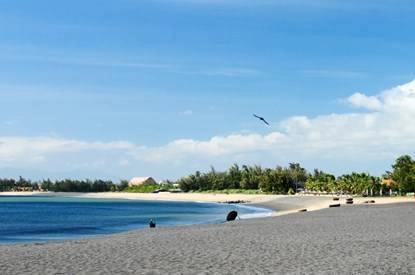 Ninh Chữ trải dài khoảng 10km, thuộc thôn Bình Sơn, xã Văn Hải, tỉnh Ninh Thuận. Ninh Chữ trải dài khoảng 10km, thuộc thôn Bình Sơn, xã Văn Hải, tỉnh Ninh Thuận.