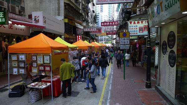 Khám phá khu Sheung Wan với những đặc trưng văn hóa cổ truyền của Trung Quốc. Khám phá khu Sheung Wan với những đặc trưng văn hóa cổ truyền của Trung Quốc.