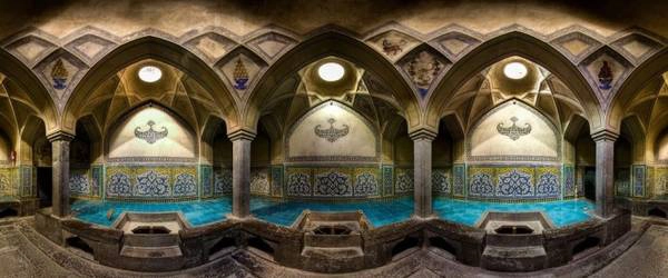 Những bể tắm ở Isfahan được trang trí đẹp mắt với thiết kế mái vòm cùng nhiều chi tiết minh họa trên gạch ốp tường. Những bể tắm ở Isfahan được trang trí đẹp mắt với thiết kế mái vòm cùng nhiều chi tiết minh họa trên gạch ốp tường.