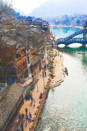 Phượng Hoàng cổ trấn trở thành địa danh mà ai cũng muốn một lần được đặt chân đến một lần trong đời.  Ảnh: Nguyễn Trường Sơn