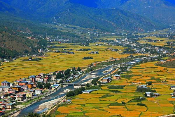 Chính phủ Bhutan tập trung vào việc truyền bá văn hóa quốc gia thông qua du lịch nhiều hơn là quan tâm đến lợi ích kinh tế mà ngành này mang lại. Ảnh: KC Liu
