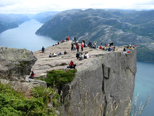 Mỏm đá Preikestolen, Na Uy - iVIVU.com