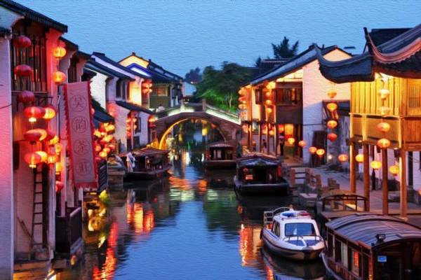 Tô Châu còn được gọi là thành phố kênh đào bởi hệ thống kênh rạch chằng chịt nơi đây. Ảnh: Asiaone Tô Châu còn được gọi là thành phố kênh đào bởi hệ thống kênh rạch chằng chịt nơi đây. Ảnh: Asiaone