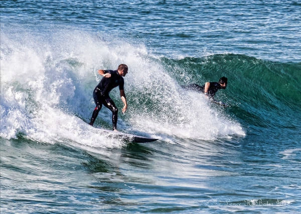 <strong>Surfers Paradise, Australia: </strong>Tọa lạc tại thành phố Gold Coast, bang Queenland, miền đông Australia, Surfers Paradise là địa điểm dành cho các tín đồ lướt sóng. Vui chơi ở công viên giải trí Dream and Movie World hay tận hưởng sự sang trọng trong những khách sạn xa hoa…là một số hoạt động không thể bỏ qua khi đến đây.