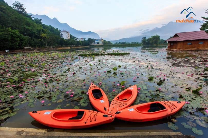 Kayak trên hồ Mỏ Luông Kayak trên hồ Mỏ Luông