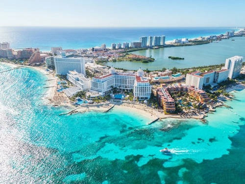 Nên mang gì khi đến Cancun? Đến Cancun (Mexico) hay bất kỳ khu nghỉ dưỡng nào ở Caribbean, bạn đừng bỏ qua áo tắm cùng một số món đồ đơn giản như mũ cói cỡ lớn, áo choàng nhẹ và kem chống nắng. Nên mang gì khi đến Cancun? Đến Cancun (Mexico) hay bất kỳ khu nghỉ dưỡng nào ở Caribbean, bạn đừng bỏ qua áo tắm cùng một số món đồ đơn giản như mũ cói cỡ lớn, áo choàng nhẹ và kem chống nắng.