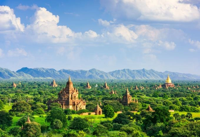 Cộng hòa Liên bang Myanmar giáp Bangladesh, Ấn Độ, Thái Lan, Lào và Trung Quốc. Rất nhiều du khách bị cuốn hút bởi nét bí ẩn và nền văn hóa lâu đời của đất nước Đông Nam Á này. Ảnh: Bookmundi.
