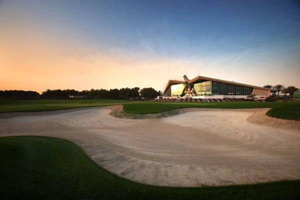 Câu lạc bộ golf Abu Dhabi: Abu Dhabi có nhiều CLB golf tuyệt vời, trong đó phải kể tới Câu lạc bộ golf Abu Dhabi. CLB này tổ chức giải Abu Dhabi HSBC thường niên tại Par 72 National Course - sân nằm trong top 100 sân golf tuyệt nhất thế giới. Câu lạc bộ golf Abu Dhabi: Abu Dhabi có nhiều CLB golf tuyệt vời, trong đó phải kể tới Câu lạc bộ golf Abu Dhabi. CLB này tổ chức giải Abu Dhabi HSBC thường niên tại Par 72 National Course - sân nằm trong top 100 sân golf tuyệt nhất thế giới.