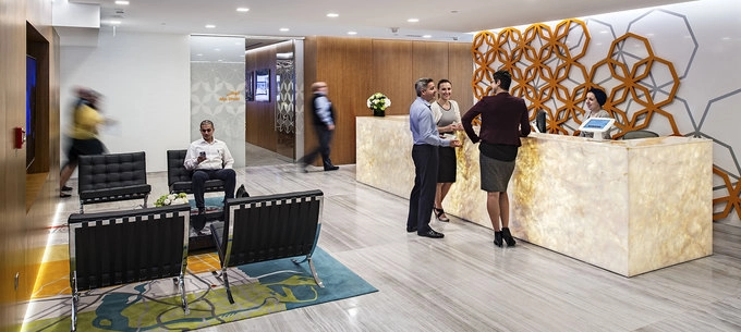 Ngày đầu tiên bắt đầu một tuần mới ở UAE là chủ nhật, thay vì thứ hai. Trẻ em và người lớn sẽ được nghỉ hai ngày là thứ 6 và thứ 7. Phần lớn các quốc gia Trung Đông đều theo thời khóa biểu này vì thứ 6 là một ngày đặc biệt dành để cầu nguyện của người Hồi giáo. Ảnh: Story Pedia. Ngày đầu tiên bắt đầu một tuần mới ở UAE là chủ nhật, thay vì thứ hai. Trẻ em và người lớn sẽ được nghỉ hai ngày là thứ 6 và thứ 7. Phần lớn các quốc gia Trung Đông đều theo thời khóa biểu này vì thứ 6 là một ngày đặc biệt dành để cầu nguyện của người Hồi giáo. Ảnh: Story Pedia.