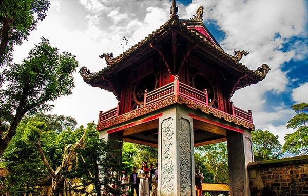 Văn Miếu - Quốc Tử Giám ở Hà Nội ghi dấu về đạo học của người Việt. Văn Miếu - Quốc Tử Giám ở Hà Nội ghi dấu về đạo học của người Việt.