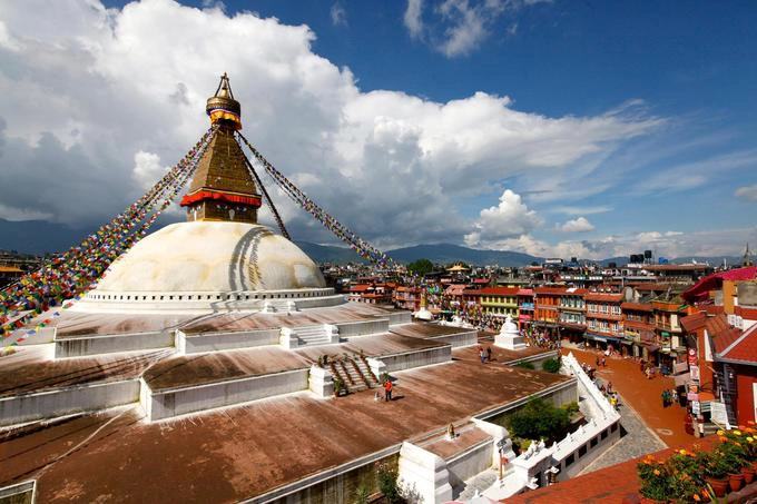Quốc gia này có mật độ tập trung di sản cao, riêng thung lũng Kathmandu có tới 7 di sản văn hóa thế giới nằm trong bán kính 15 km. Những di sản được UNESCO công nhận tại Kathmandu gồm điện thờ Bouddhanath Stupa (ảnh), đền Pashupatinath, đền khỉ Swayambhunath Stupa, đền Changunarayan, 3 quảng trường Kathmandu Durbar, Bhaktapur Durbar và Patan Durbar. Ảnh: National Geographic. Quốc gia này có mật độ tập trung di sản cao, riêng thung lũng Kathmandu có tới 7 di sản văn hóa thế giới nằm trong bán kính 15 km. Những di sản được UNESCO công nhận tại Kathmandu gồm điện thờ Bouddhanath Stupa (ảnh), đền Pashupatinath, đền khỉ Swayambhunath Stupa, đền Changunarayan, 3 quảng trường Kathmandu Durbar, Bhaktapur Durbar và Patan Durbar. Ảnh: National Geographic.