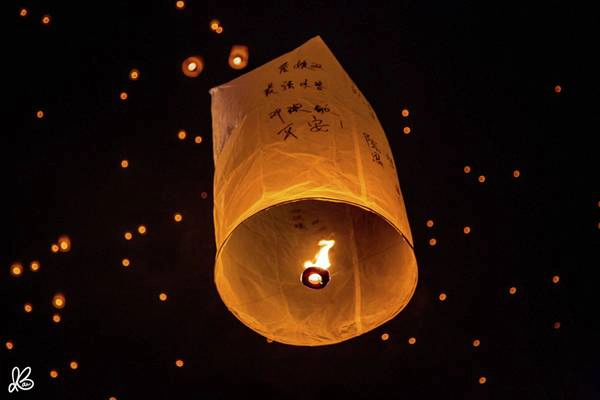 Những chiếc đèn lồng trong lễ hội Loi Krathong.