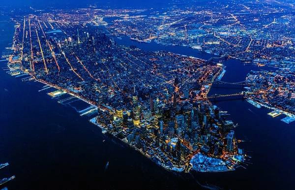 <strong>Manhattan, Mỹ: </strong>Nhộn nhịp, đông đúc là những gì mà người ta hình dung về Manhattan. Diện tích của nó chỉ 59 km2, nhưng ước tính khoảng 1,6 triệu người sinh sống.
