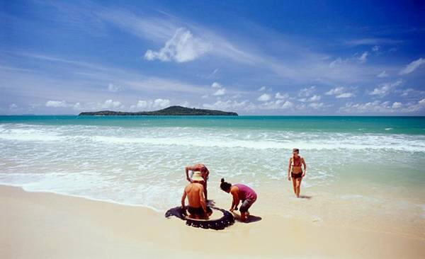 Đảo Koh Ta Kiev có rất nhiều bãi biển đẹp. Hiện đảo đang được phát triển du lịch bởi một công ty của Malaysia với hợp đồng thuê 99 năm. Ảnh: Kohrongisland. Đảo Koh Ta Kiev có rất nhiều bãi biển đẹp. Hiện đảo đang được phát triển du lịch bởi một công ty của Malaysia với hợp đồng thuê 99 năm. Ảnh: Kohrongisland.