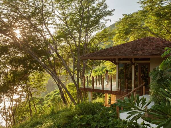 <strong>Khách sạn có khu sinh thái đẹp nhất: </strong>Mukul Beach, Golf & Spa, Guacalito de La Isla, Nicaragua. Giá phòng từ 500 USD/mỗi đêm. Ảnh: Jetsetter
