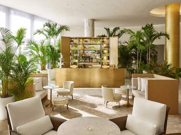 <strong>Khách sạn có thiết kế đẹp nhất: </strong>The Miami Beach EDITION, bãi biển Miami, Florida, Mỹ. Giá phòng từ 290 USD/mỗi đêm. Ảnh: Jetsetter