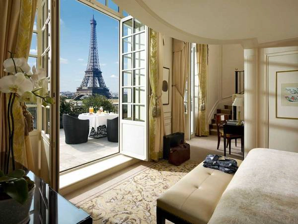 <strong>Khách sạn có phòng ngủ lớn nhất: </strong>Shangri-La Hotel Paris, Paris, Pháp. Giá phòng từ 761 USD/mỗi đêm. Ảnh: Jetsetter